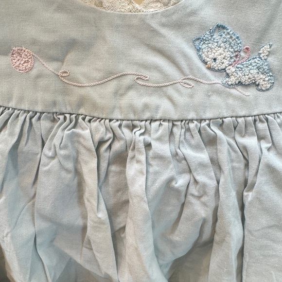 Vintage Long Sleeve Bloude With Cat Embroidery - Picture 5 of 7